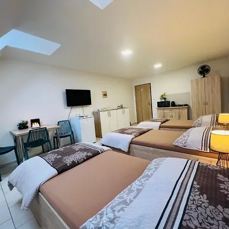 Zatisi Apartment *